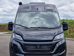 CARADO CV640 Pro Automat  Markise Busbiker