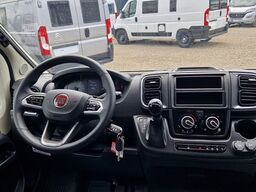 CARADO CV640 Pro Automat  Markise Busbiker