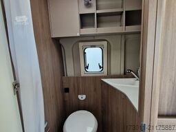 CARADO CV640 Pro Automat  Markise Busbiker