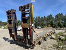 McCauley MAC machinery trailer with hydraulic loading ramps