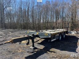 NC machinery trailer with manual loading ramps