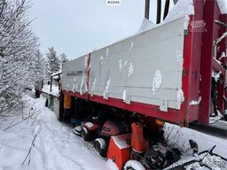 Tyllis jumbo semi-trailer with HMF crane
