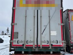 Tyllis Jumbo curtain side semi-trailer