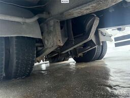 Tyllis Jumbo curtain side semi-trailer