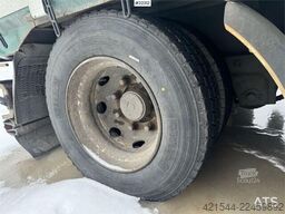 Tyllis Jumbo curtain side semi-trailer
