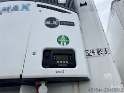 Schmitz SKO 24 refrigerated box semi-trailer with freezer