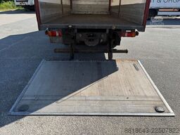Mercedes-Benz Atego 818