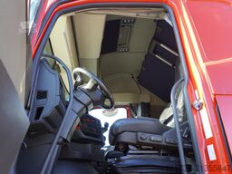 Volvo FH500 6x2 / Krone 19 EPAL refrigerator