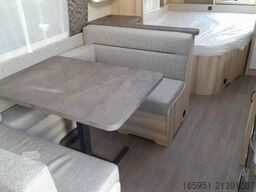 Hobby De Luxe 560 KMFe 2000kg Vorzeltaußensteckdose