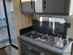 Hobby De Luxe 560 KMFe 2000kg Vorzeltaußensteckdose