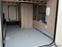 BÜRSTNER Lineo T 700 - Queensbett