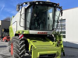 CLAAS Tucano 320