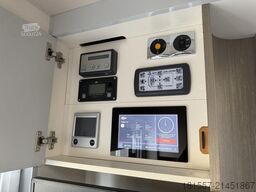 BÜRSTNER Elegance I 910 G 700 W Solar, 7000km, Hubstützen