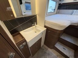 BÜRSTNER Elegance I 910 G 700 W Solar, 7000km, Hubstützen