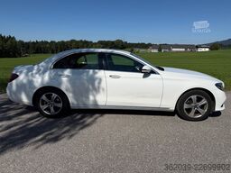 MERCEDES-BENZ E 220 d Autom.