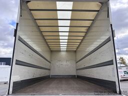 DAF LF 320 Sleeper Cab Koffer mit LBW Automatik AHK