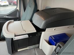 Volvo FE 4X2V 280 PK MEDIUM / LAADBAK + LAAKLEP / AIR...