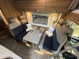 Weinsberg CaraHome 700 DG 165PS 6 Sitz- und Schlafplätze