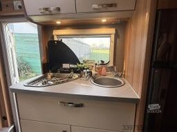 Weinsberg CaraHome 700 DG 165PS 6 Sitz- und Schlafplätze