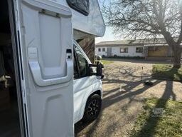 Weinsberg CaraHome 700 DG 165PS 6 Sitz- und Schlafplätze