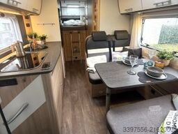 Sunlight A 70 6 Sitz- und 5 Schlafplätze,