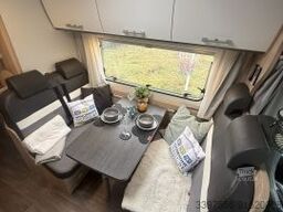 Sunlight A 70 6 Sitz- und 5 Schlafplätze,