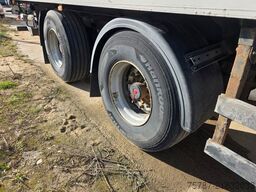 SCHMITZ CARGOBULL City Tiefkühler, 2. Achs drehbar, 3 to Ladebordw