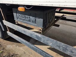 SCHMITZ CARGOBULL City Tiefkühler, 2. Achs drehbar, 3 to Ladebordw
