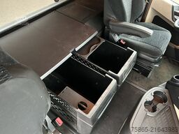 Mercedes-Benz Actros 1842 Gigaspace / 430 dkm / NL Truck