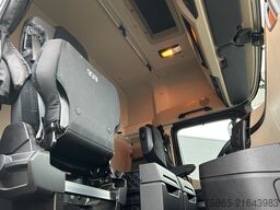 Mercedes-Benz Actros 1842 Gigaspace / 430 dkm / NL Truck