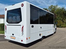 MERCEDES-BENZ 30 Sitzer Schul- Transferbus 519 Lagerfahrzeug