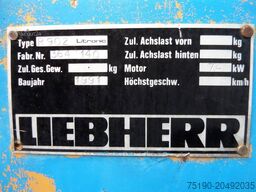 Liebherr R 902