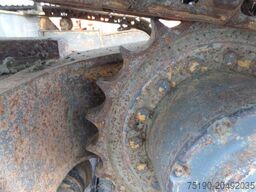 Liebherr R 902