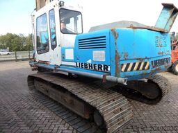 Liebherr R 902