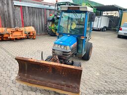 ISEKI 2120 Schneeschild Streuer Winterdienst