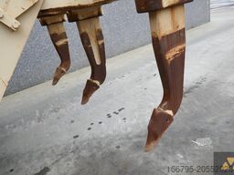 Caterpillar D7G Ex-army