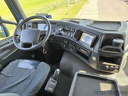 VOLVO FM 11.330 8X2 BÄR 2000KG LIFT