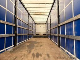 SCHWARZMÜLLER 3-Achs-Jumbo-Schiebeplanen-Stufenauflieger