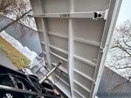 Mitsubishi Canter 9C18 - 95 Tkm - Kipper - Kran