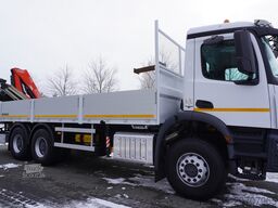 Mercedes-Benz Arocs 2633 flatbed truck / Crane FASSI