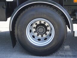 Renault C320 P4x2 E6 / Fassi 5.6 t / Range 8 m /