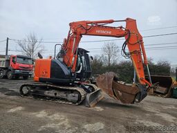 Hitachi ZX 135 US-5