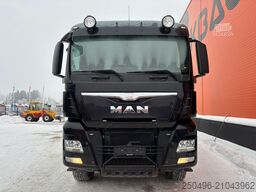 MAN TGX 33.560 6x4 INTARDER / BOX L=4697 mm