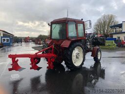 Belarus MTS 82 FL + 3 Schar Beetpflug
