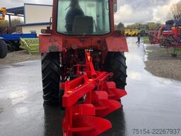 Belarus MTS 82 FL + 3 Schar Beetpflug