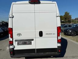 TOYOTA FURGONE NOLEGGIO