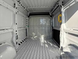 TOYOTA FURGONE NOLEGGIO