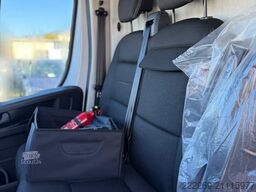 TOYOTA FURGONE NOLEGGIO