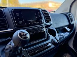 TOYOTA FURGONE NOLEGGIO