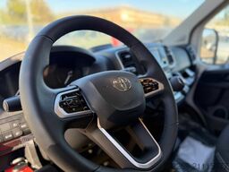 TOYOTA FURGONE NOLEGGIO